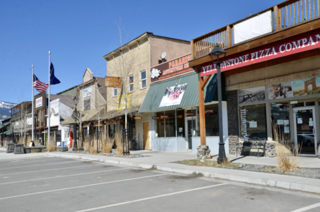 Gardiner storefronts including Yellowstone Pizza Company